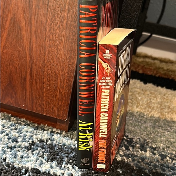 Patricia Cornwell At Risk & The Front Novels The Win Garano Series of 2 Complete - Picture 2 of 15